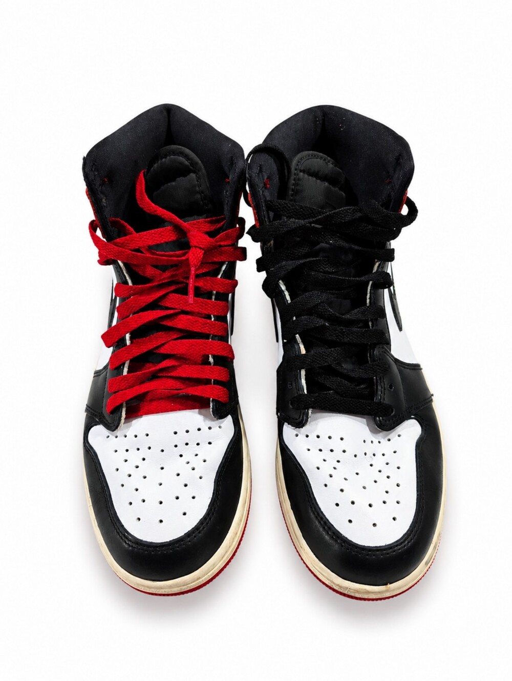 NIKE | Air Jordan 1 Retro High OG - Black Toe Reimagined - Picture 3 of 7